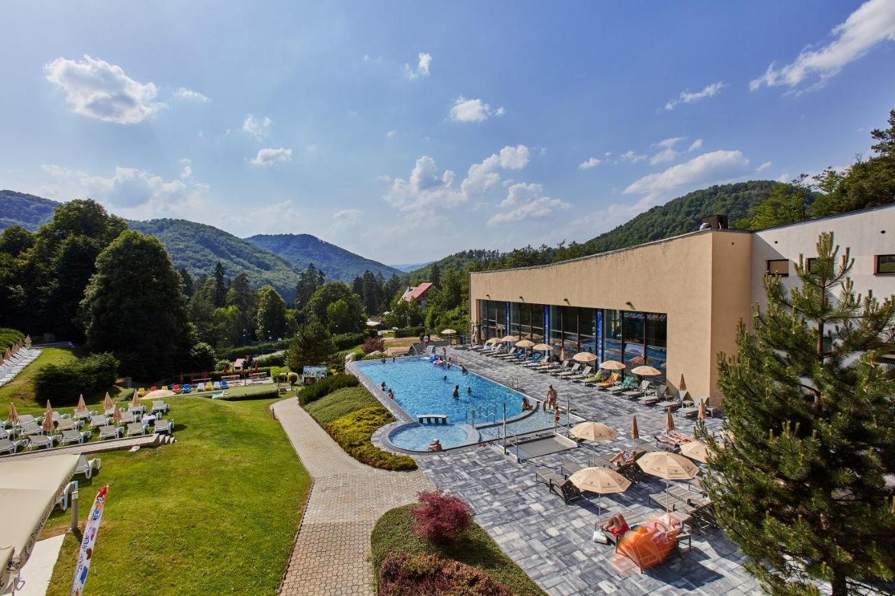 Hotel Sitno Forest Resort Vyhne Exterior foto
